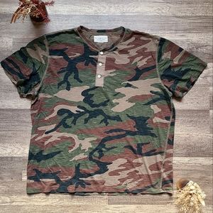 Denim & Supply Ralph Lauren T-Shirt.
